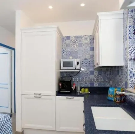 Πανσιόν - In Ποζιτάνο