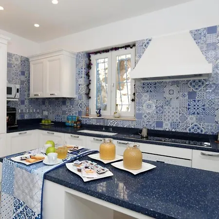 - In * بوسيتانو